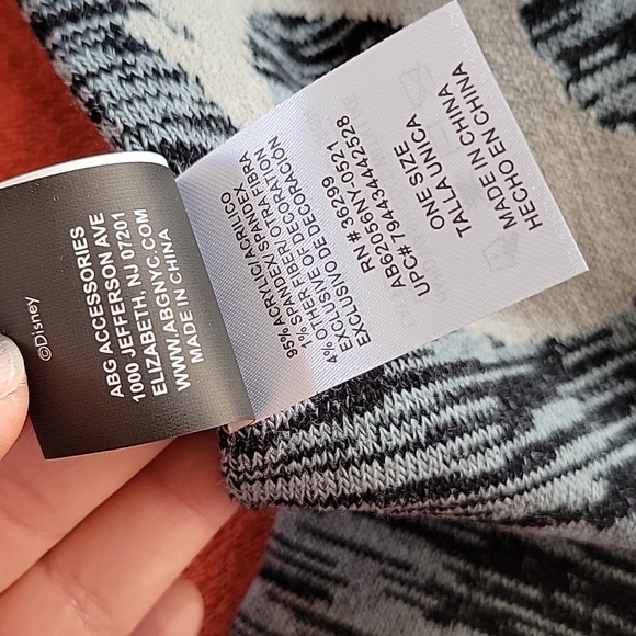 DISNEY Tim Burton'sTHE NIGHTMARE BEFORE CHRISTMAS Jack Skellington scarf - Picture 8 of 10